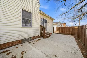 352 E 328th St, Willowick, OH 44095 - Photo 6