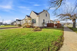 352 E 328th St, Willowick, OH 44095 - Photo 4