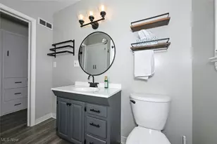 76 Clinton Ave, Akron, OH 44301 - Photo 22