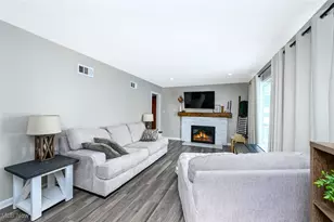 76 Clinton Ave, Akron, OH 44301 - Photo 4