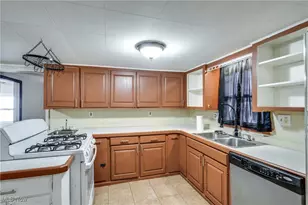 1212 Benton St, Barberton, OH 44203 - Photo 20