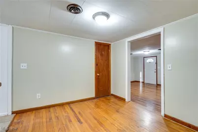 1212 Benton Street, Barberton, OH 44203 - Photo 12