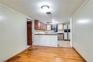 1212 Benton St, Barberton, OH 44203 - Photo 10