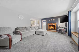 6416 Blossomwood Cir NE, Canton, OH 44721 - Photo 4