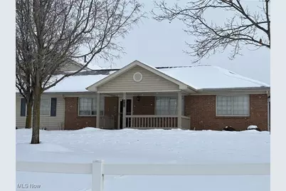 4248 E Strattford Circle, Zanesville, OH 43701 - Photo 1