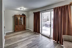 9559 Driftwood Dr, Olmsted Falls, OH 44138 - Photo 10