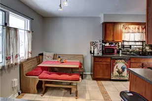 9559 Driftwood Dr, Olmsted Falls, OH 44138 - Photo 8