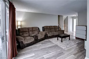 9559 Driftwood Dr, Olmsted Falls, OH 44138 - Photo 12