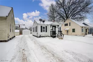 896 Indian Trail, Akron, OH 44314 - Photo 4