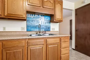 1078 Pfeifer Dr, Zanesville, OH 43701 - Photo 6