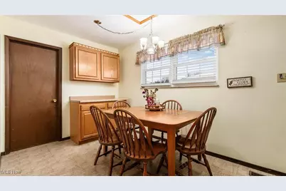 1078 Pfeifer Drive, Zanesville, OH 43701 - Photo 4