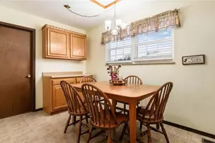 1078 Pfeifer Dr, Zanesville, OH 43701 - Photo 4