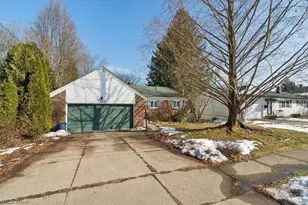 725 N Hawkins Ave, Akron, OH 44313 - Photo 2
