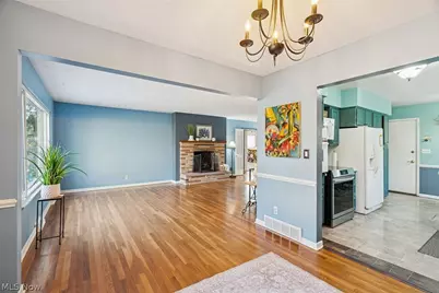 725 N Hawkins Avenue, Akron, OH 44313 - Photo 14