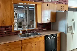 104 Wayne Ave, Creston, OH 44217 - Photo 2