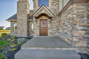 808 Buckingham Dr, LaGrange, OH 44050 - Photo 10