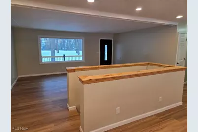 1075 NE River Road, Lake Milton, OH 44429 - Photo 6