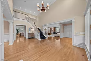 31900 Pinetree Rd, Pepper Pike, OH 44124 - Photo 4