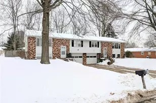 2224 Tennyson St NW, Massillon, OH 44646 - Photo 2