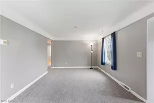 34857 Roberts Rd, Eastlake, OH 44095 - Photo 4