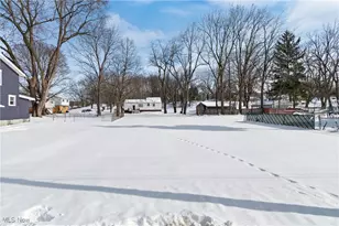 1824 Root Ave NE, Canton, OH 44705 - Photo 2