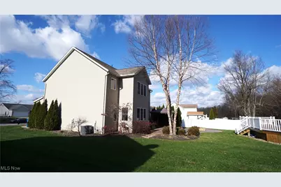 1405 Hidden Lake Boulevard, Akron, OH 44312 - Photo 4