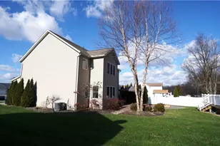 1405 Hidden Lake Blvd, Akron, OH 44312 - Photo 4