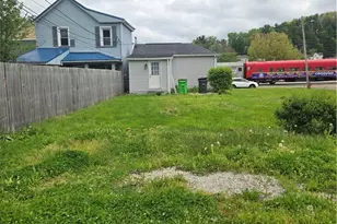 318 Bank St, Dennison, OH 44621 - Photo 2