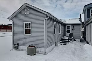 318 Bank St, Dennison, OH 44621 - Photo 4
