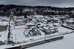 318 Bank St, Dennison, OH 44621 - Photo 4