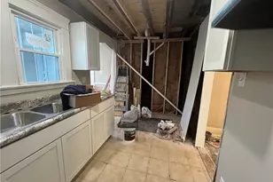 1015 E 131st St, East Cleveland, OH 44108 - Photo 8