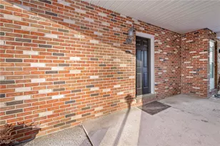 1134 W Maple St, North Canton, OH 44720 - Photo 2