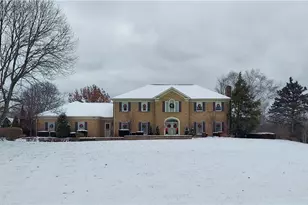 2250 Candlewood Ln, Akron, OH 44333 - Photo 1