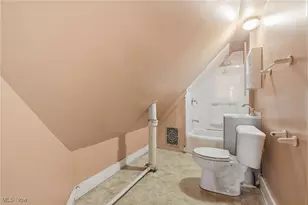 604 E Buchtel Ave, Akron, OH 44304 - Photo 32