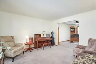 820 Lawrence Dr, Wadsworth, OH 44281 - Photo 8