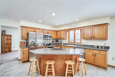 820 Lawrence Drive, Wadsworth, OH 44281 - Photo 12
