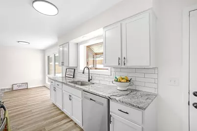 8736 Easy Street NW, Massillon, OH 44646 - Photo 10