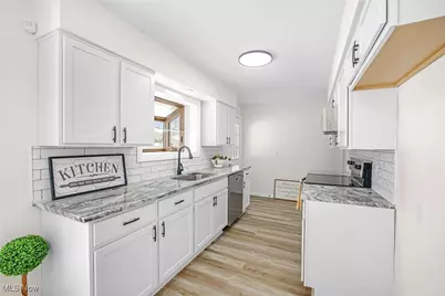 8736 Easy Street NW, Massillon, OH 44646 - Photo 6