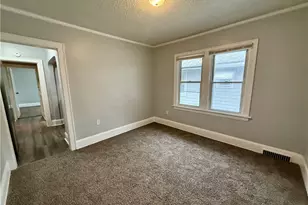 810 Thayer St, Akron, OH 44310 - Photo 2