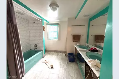 346 E 8th Street, East Liverpool, OH 43920 - Photo 16