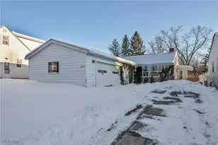 14750 Schreiber Rd, Maple Heights, OH 44137 - Photo 2