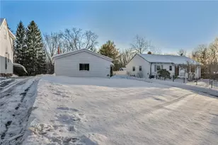 14750 Schreiber Rd, Maple Heights, OH 44137 - Photo 4
