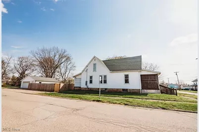 216 Blennerhassett Avenue, Belpre, OH 45714 - Photo 2