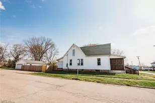 216 Blennerhassett Ave, Belpre, OH 45714 - Photo 2