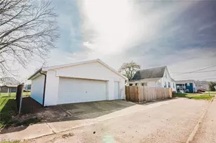 216 Blennerhassett Ave, Belpre, OH 45714 - Photo 4