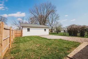 216 Blennerhassett Ave, Belpre, OH 45714 - Photo 6