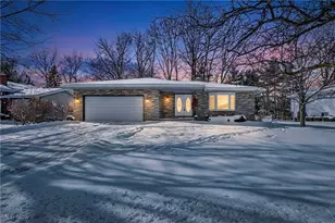 5770 N Crossview Rd, Green Hills, OH 44131 - Photo 2