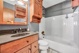 5770 N Crossview Rd, Green Hills, OH 44131 - Photo 18