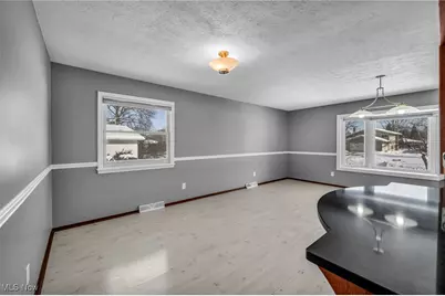 5770 N Crossview Road, Green Hills, OH 44131 - Photo 12