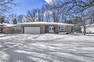 5770 N Crossview Rd, Green Hills, OH 44131 - Photo 1